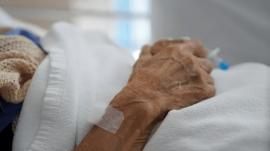 Le Figaro - Projet de loi sur la fin de vie : concrètement, qui pourrait être éligible à une «aide à mourir» en France ?