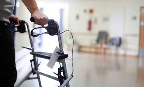 Plus de 450.000 personnes âgées en Belgique ont besoin de soins infirmiers