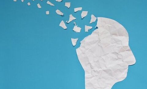 Alzheimer : manque de moyens financiers et humains