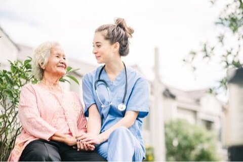 Reconnaissance de l'expertise infirmière en soins palliatifs : les critères d'agrément sont publiés