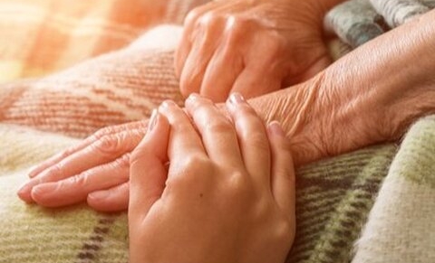 Belgique : favoriser les soins palliatifs serait plus économique pour la société
