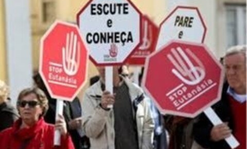 Pourquoi les communistes portugais ont-ils voté contre l’euthanasie ?