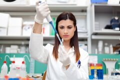 Reins, cœurs, peau, cornées de porcs implantés chez des nouveau-nés