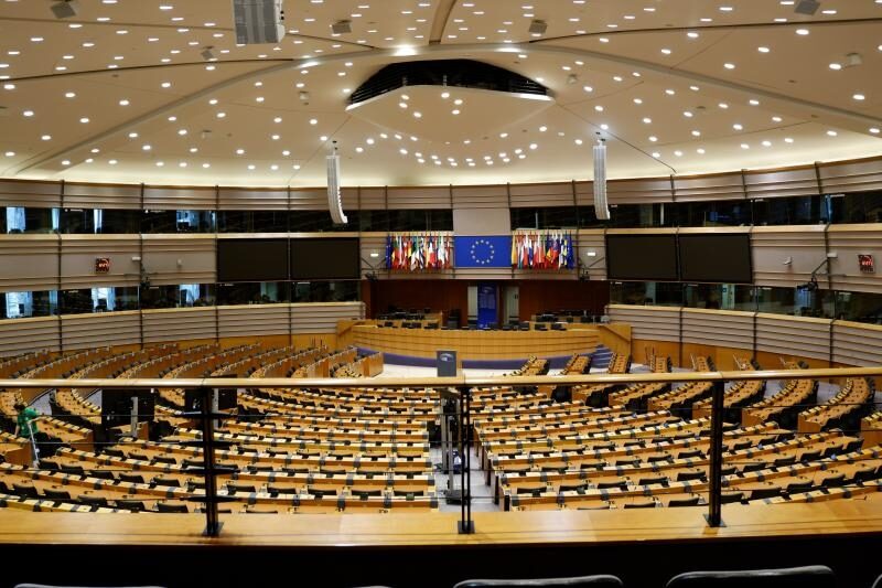 Les députés européens assimilent la GPA à la traite d’êtres humains : quelle conséquence  pour l’Union européenne ?