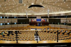 Les députés européens assimilent la GPA à la traite d’êtres humains : quelle conséquence  pour l’Union européenne ?