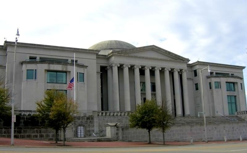 Protection de l’embryon : la Cour suprême de l’Alabama reconnaît que les embryons sont des « enfants à naître »