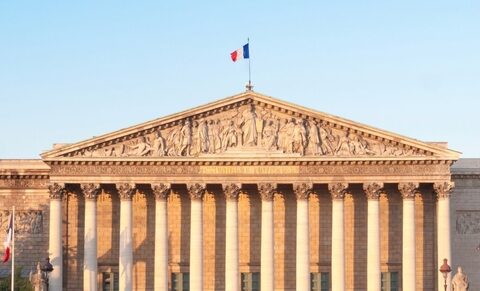 France : le gouvernement va-t-il forcer l’adoption de la loi sur l’euthanasie ? 